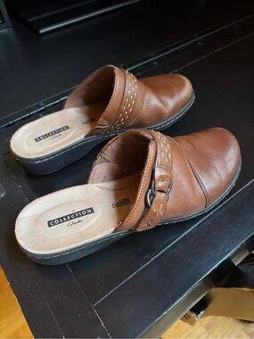 Clarks Leisa Women’s Tan Leather Slip-On Clog with Buckle Detail